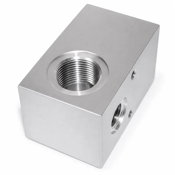 Hydraulic control valve body with machined oil passages and sealing faces